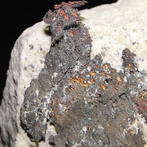 Luanheite