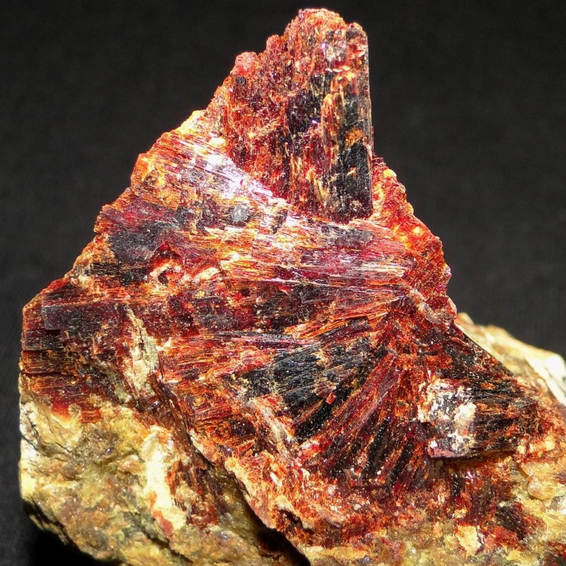 Amarantite - Image 2