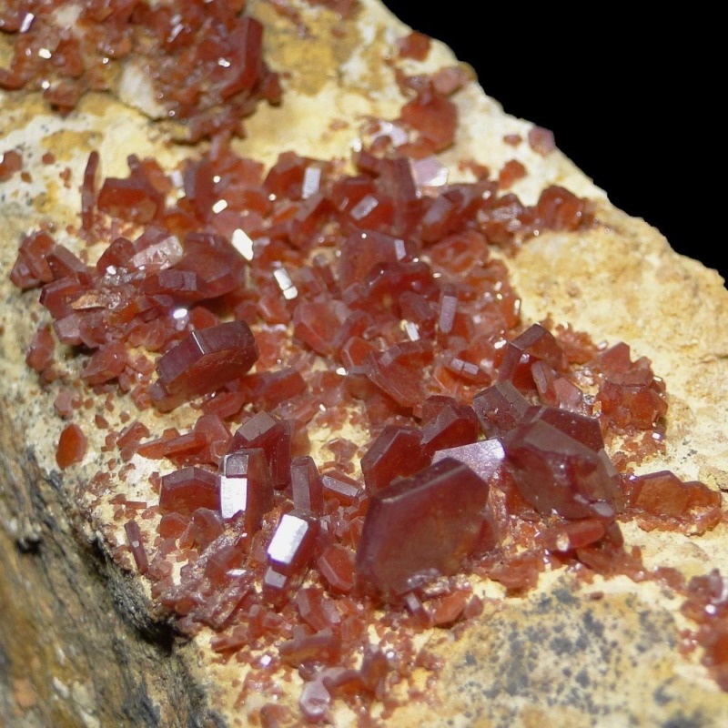 Vanadinite - Image 4